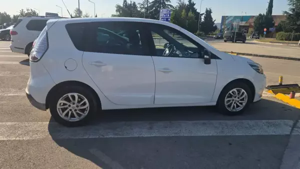 Renault Scenic for rent in Bulgaria