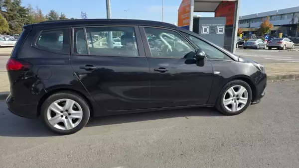Opel Zafira for rent in Bulgaria
