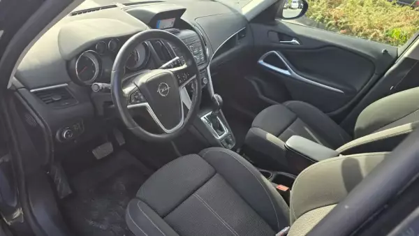 Opel Zafira for rent in Bulgaria
