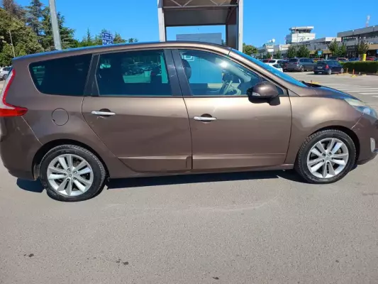 Renault Grand Scenic for rent in Bulgaria