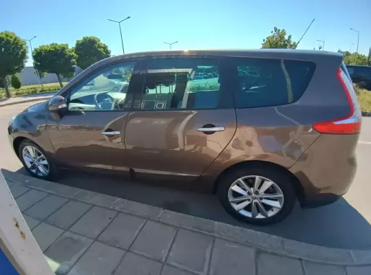 Renault Grand Scenic for rent in Bulgaria